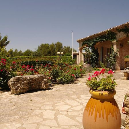 Residence Le Saint Victor Fontvieille Bagian luar foto