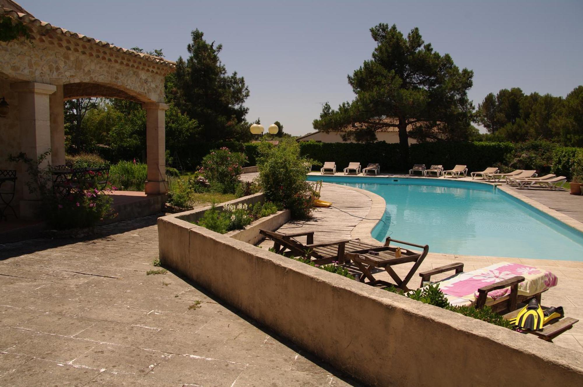 Residence Le Saint Victor Fontvieille Bagian luar foto