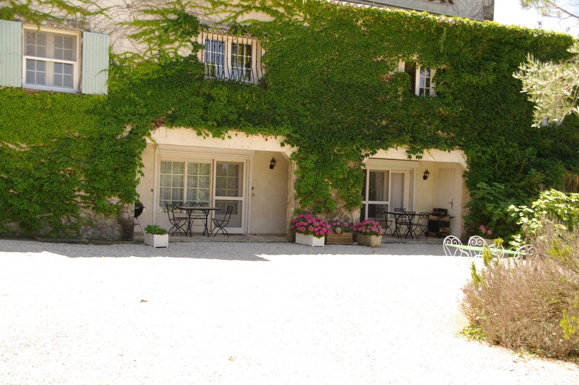 Residence Le Saint Victor Fontvieille Bagian luar foto