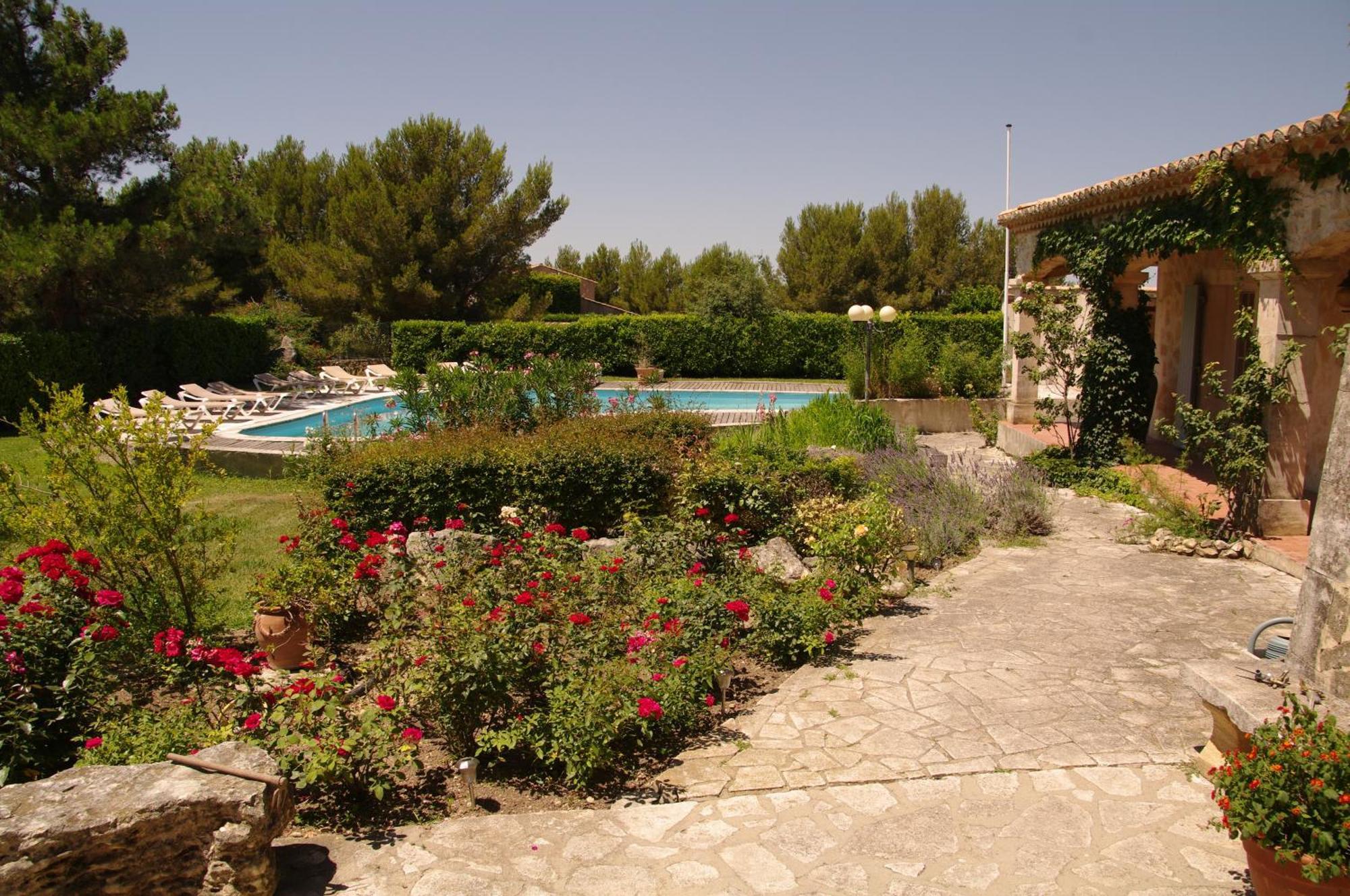 Residence Le Saint Victor Fontvieille Bagian luar foto