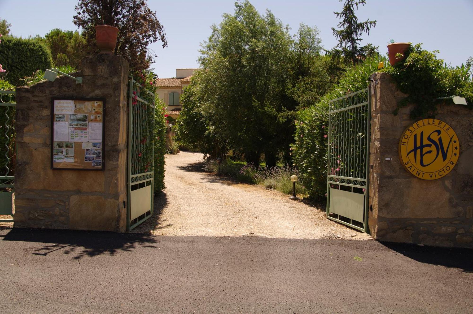 Residence Le Saint Victor Fontvieille Bagian luar foto